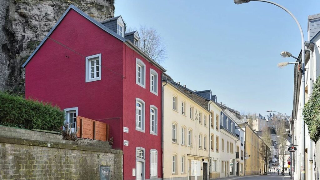 Choosing a neighborhood in Luxembourg