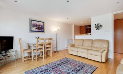 Lovely 2-bedroom serviced apt. with large patio