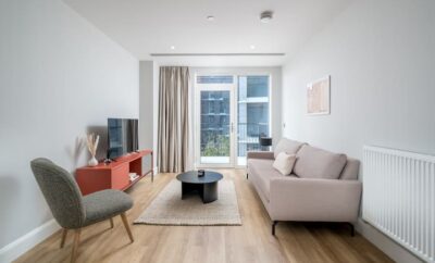 The Lark – 2-bed Apt w/terrace in Nine Elms