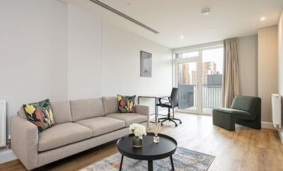 The Lark – Tasteful 2-bed flat w/ balcony