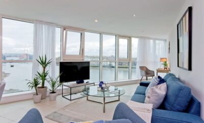 Lovely 2 bed flat with River Views