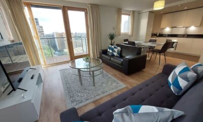 Spacious 10th floor Apartment in Canary Wharf