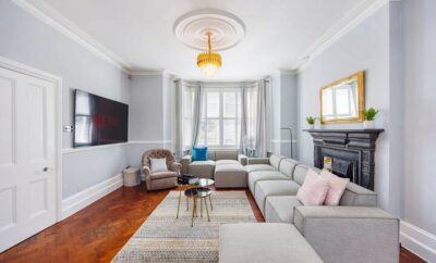 Luxurious & Comfy ~ Garden ~ Pool Table ~ Parking!