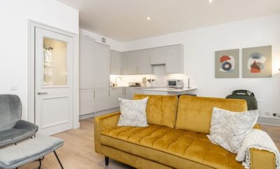 Bright flat in Leicester Square