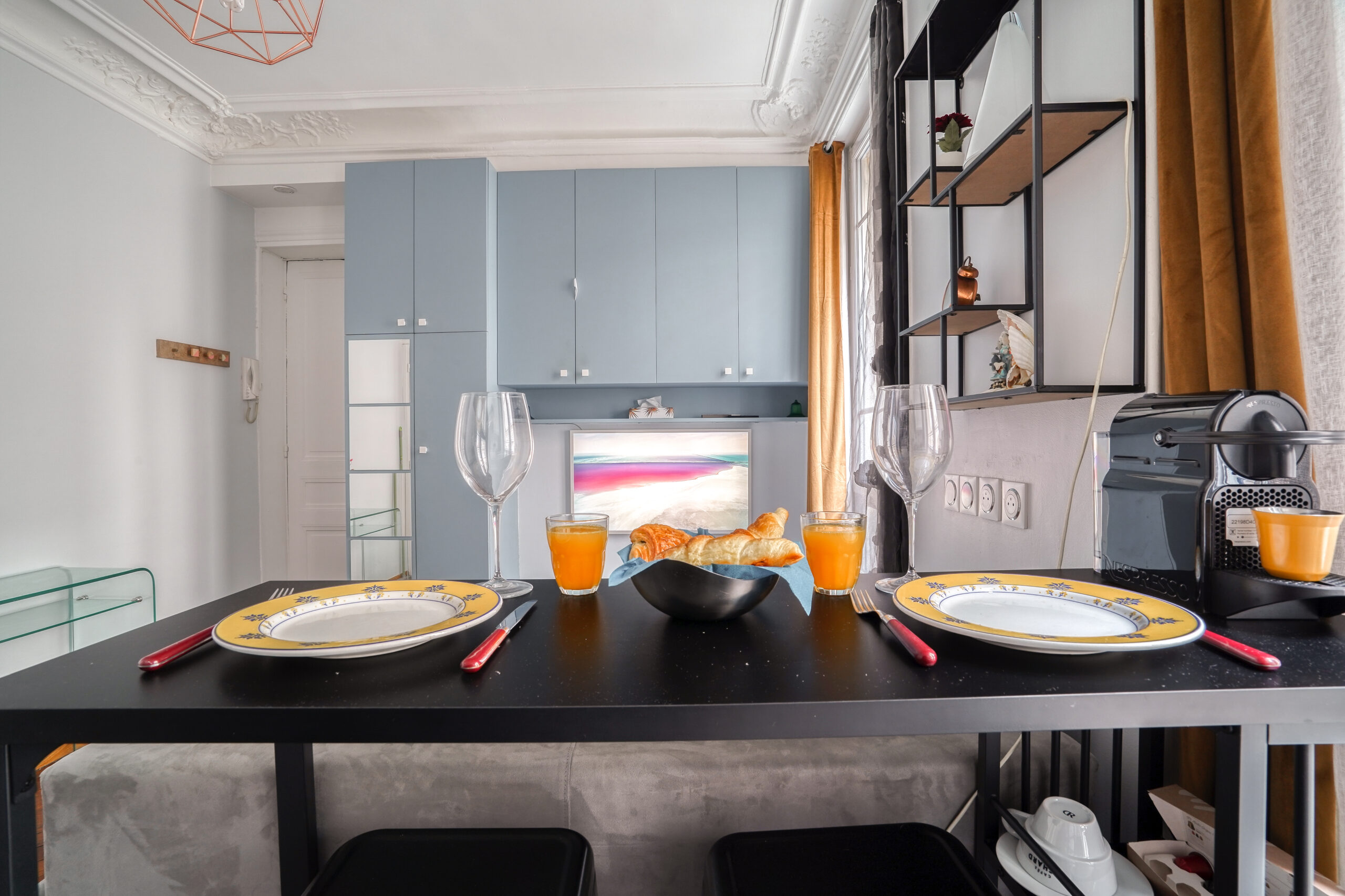 Studio rénové metro Paris 2pers wifi – Luxflat Serviced Apartments