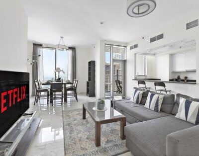 Spacious Two Bedroom near Canal