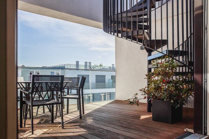 Two-Br Penthouse w/ 100m² Rooftop & view on Berlin