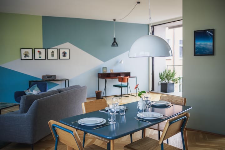 114m² Two-Bedroom Apartment w/ Balcony in Mitte