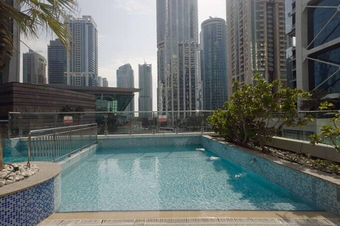 Lake view, 1 minute walking to DMCC metro station
