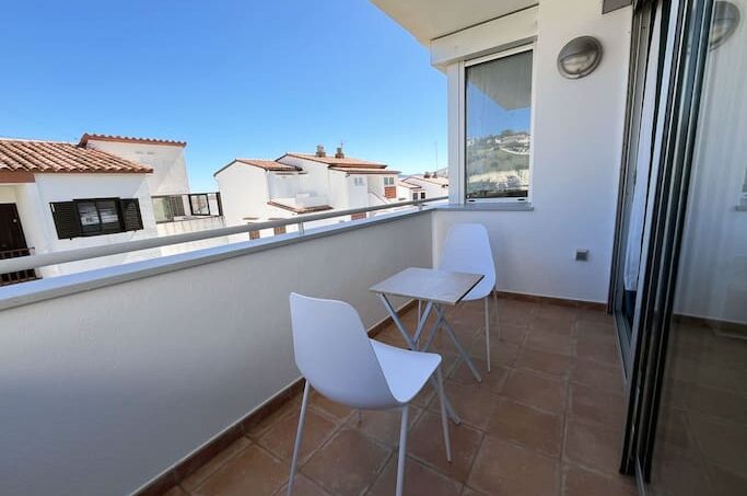 2-bedrooms brand new apartment steps to the beach