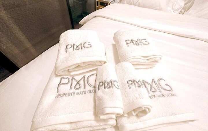 Waterfront apartment with Burj Khalifa view