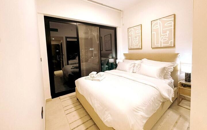 Waterfront apartment with Burj Khalifa view