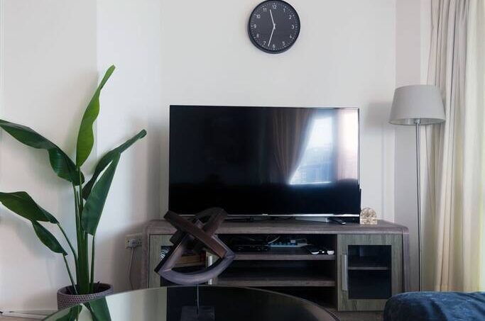 Lake view, 1 minute walking to DMCC metro station