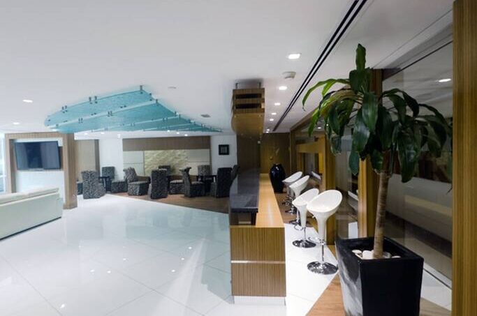 Lake view, 1 minute walking to DMCC metro station