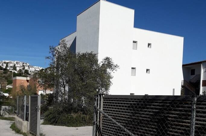 2-bedrooms brand new apartment steps to the beach