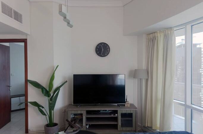 Lake view, 1 minute walking to DMCC metro station