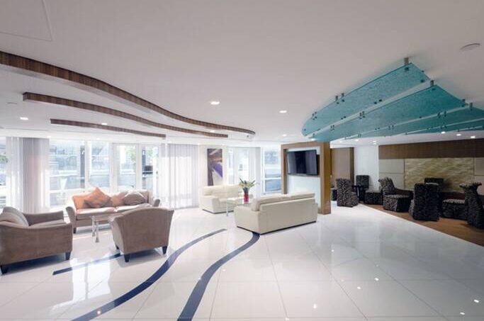 Lake view, 1 minute walking to DMCC metro station