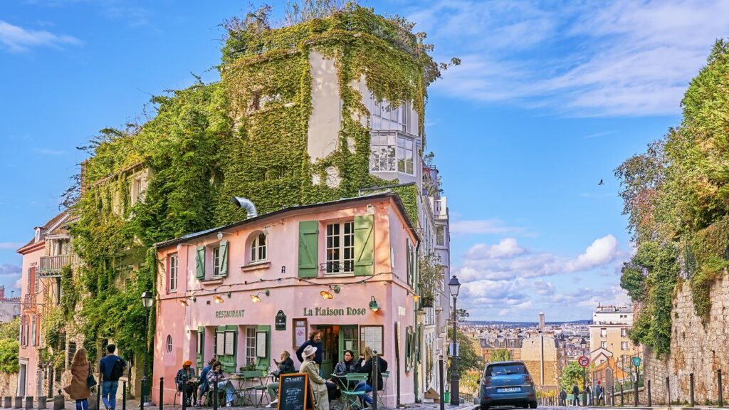 Family-friendly neighborhood options in Paris
