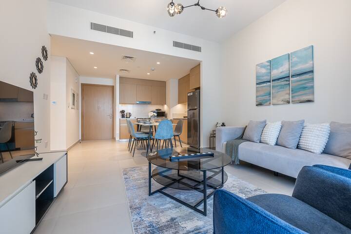 Newly furnished 1BDR apartment I Pool view