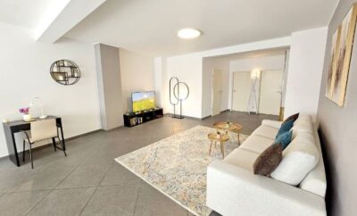 Well-Appointed 2BR flat with terrace&parking-HOL127