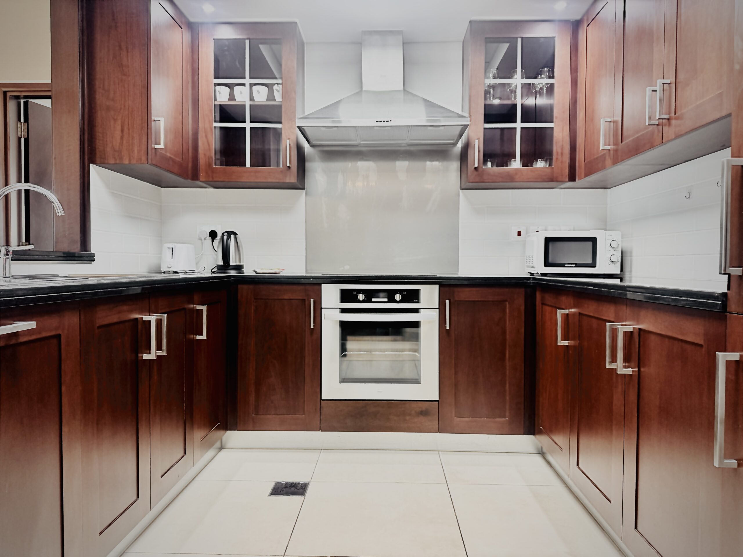 Sleek 1BR Retreat Near Burj Khalifa