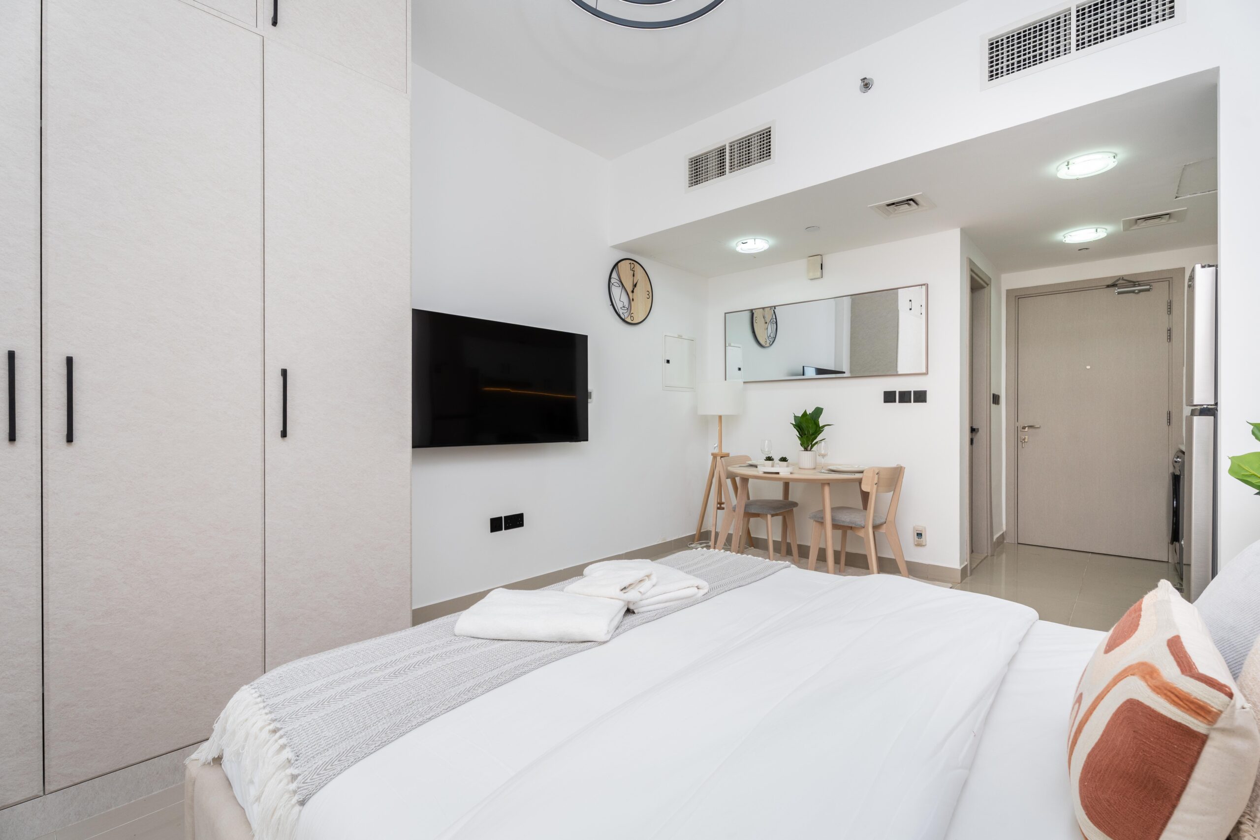 Breezy Studio At Lakeside Tower A