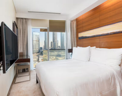 Spacious Apartment With Panoramic Skyline Views