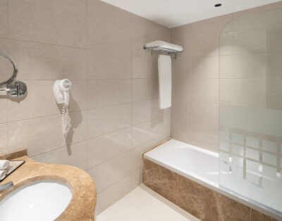 Studio Apartment with Stunning Golf View – Now Available for