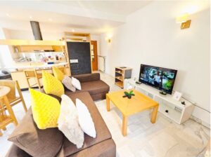 Smart Retreat next to Luxembourg Station-Gar68b