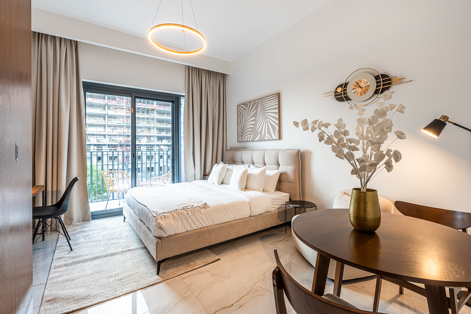 Exquisite studio apartment in Azizi Mirage