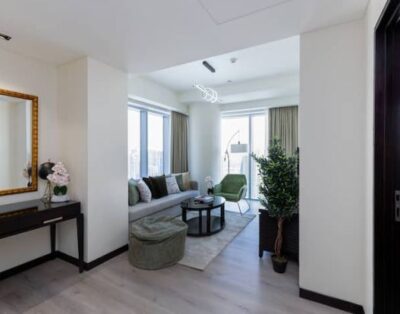 Chic 1BR in Dubai Marina w/ Direct Mall Access