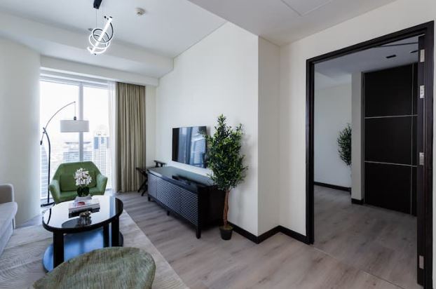 Chic 1BR in Dubai Marina w/ Direct Mall Access