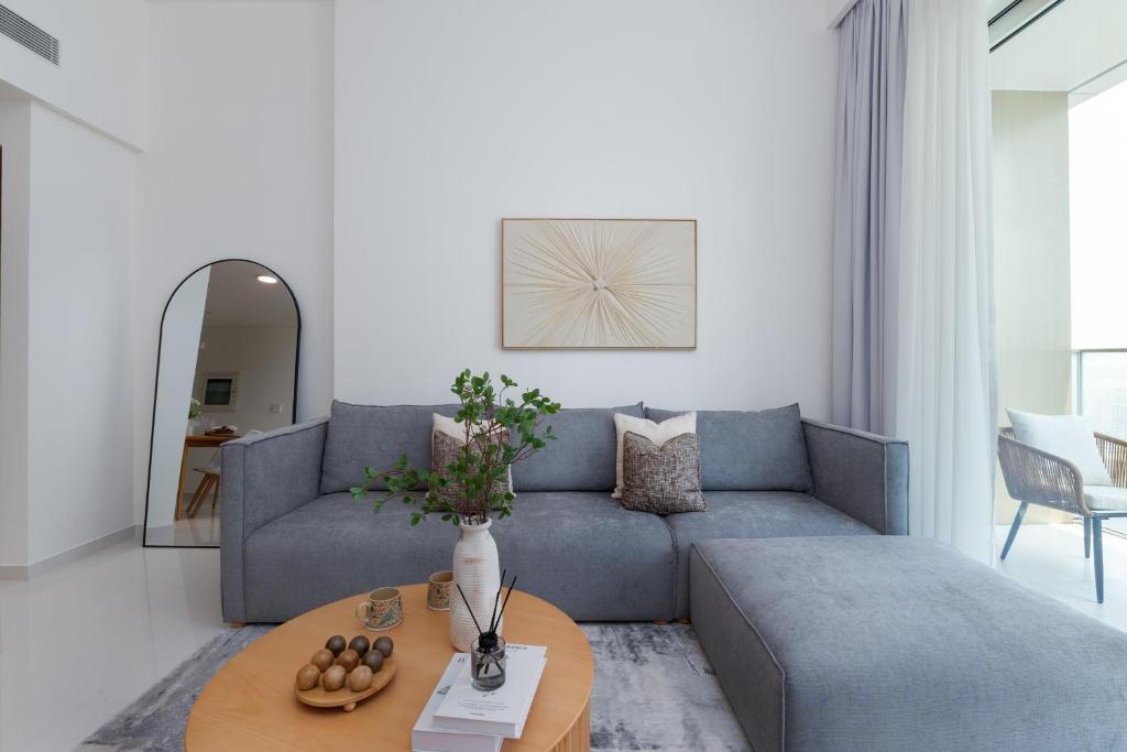 Beachfront 1BR Oasis & Stunning Views